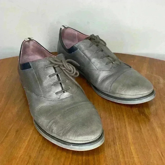 PIKOLINOS Pyrgos  Gray Leather Slip-On Oxford Flat Size 41, US Size 7.5 - Picture 1 of 8